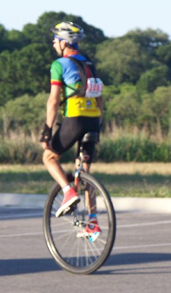 100_0655_Unicycle.JPG 27.5K